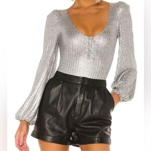 Tularosa reformation metallic silver ribbed long balloon sleeve bodysuit size M